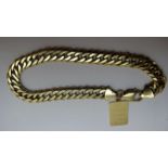 A 9ct gold link bracelet with lobster cl