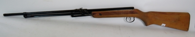Model 322 air rifle est: £30-£50