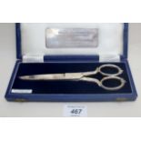 A pair of silver scissors, London 1980, approx 3.