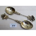 A pair of Dutch silver spoons having Gal