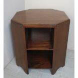 A mid 20th century octagonal mahogany bookcase est: £20-£40