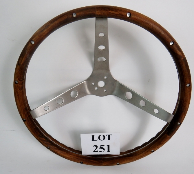 Automobilia: 1960's deep dish steering w