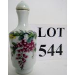 A Chinese famille rose porcelain snuff b