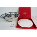 A Spode cake stand in classic gold pattern, with original box,