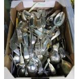 A BOX CONTAINING A LARGE SELECTION OF CUTLERY various