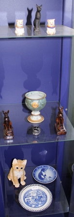 SELECTION OF MODEL CATS together with a Royal Copenhagen cat decorated dish, an early 19th Century