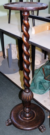 A PART 19TH CENTURY JARDINIERE STAND, having associated circular pie-crust edge top, on a turned