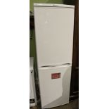 A WHITE FINISHED HOTPOINT ICEDIAMOND FREESTANDING FRIDGE/FREEZER model RFA52