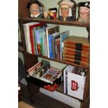 A SELECTION OF PREDOMINANTLY HARDBACK BOOKS TO INCLUDE ANTIQUES PRICE GUIDES