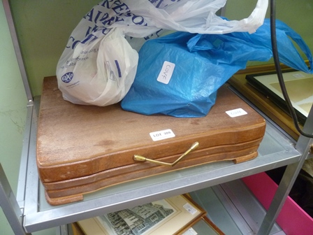 A SELECTION OF DOMESTIC METAL WARES VARIOUS to include cutlery, coinage, etc.