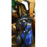 A SET OF GOLF CLUBS IN A BAG