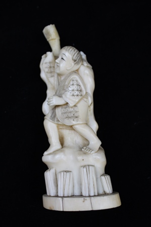 TWO JAPANESE MEIJI PERIOD IVORY CARVINGS, each depicts two people, one with a musician, the other - Image 6 of 6