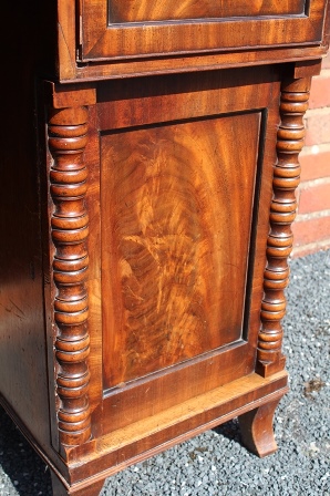 A 19TH CENTURY MAHOGANY TWIN PEDESTAL SIDEBOARD, having gallery back, the breakfront centre with - Image 6 of 6