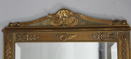 A FRENCH EMPIRE DESIGN GILT FRAMED PIER MIRROR, with ribbon swag crest upper portion inlaid with a - Image 5 of 5