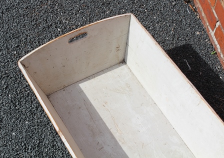 A PAINTED PINE RECTANGULAR TROUGH with pierced handles. - Image 3 of 4