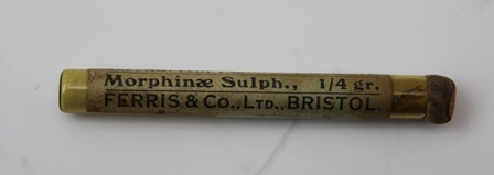 A FIRST QUARTER 20TH CENTURY BURROUGHS WELLCOME & CO "TABLOID" BRANDED FIRST AID FIELD SYRINGE KIT - Image 5 of 6