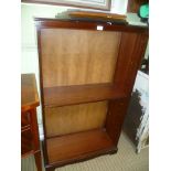 A REPRODUCTION MAHOGANY SET OF ADJUSTABLE OPEN FRONT SHELVES