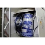 A BOX CONTAINING A SELECTION OF BLUE & WHITE SPODE TABLE WARES