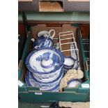 A BOX CONTAINING A GOOD SELECTION OF TRANSFER DECORATED BOOTHS REAL OLD WILLOW