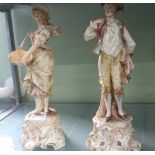 A PAIR OF GOOD QUALITY CONTINENTAL PORCELAIN FIGURINES