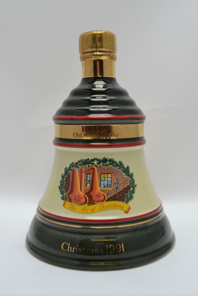 BELLS 1991 WADE CHRISTMAS DECANTER