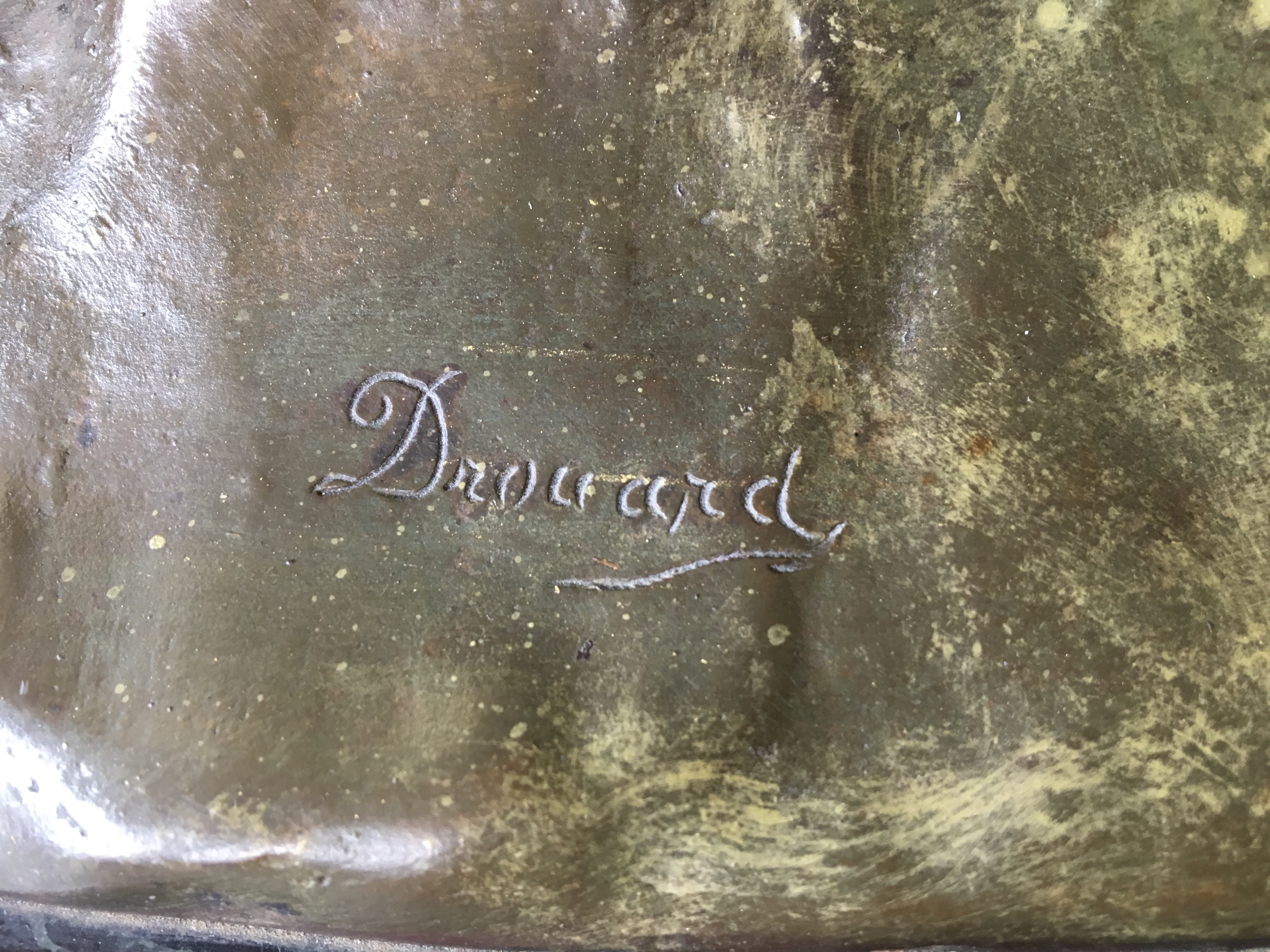 DROUARD. A signed, gilded bronze nymph lying on waves, on black and green marble base, length of - Image 4 of 5