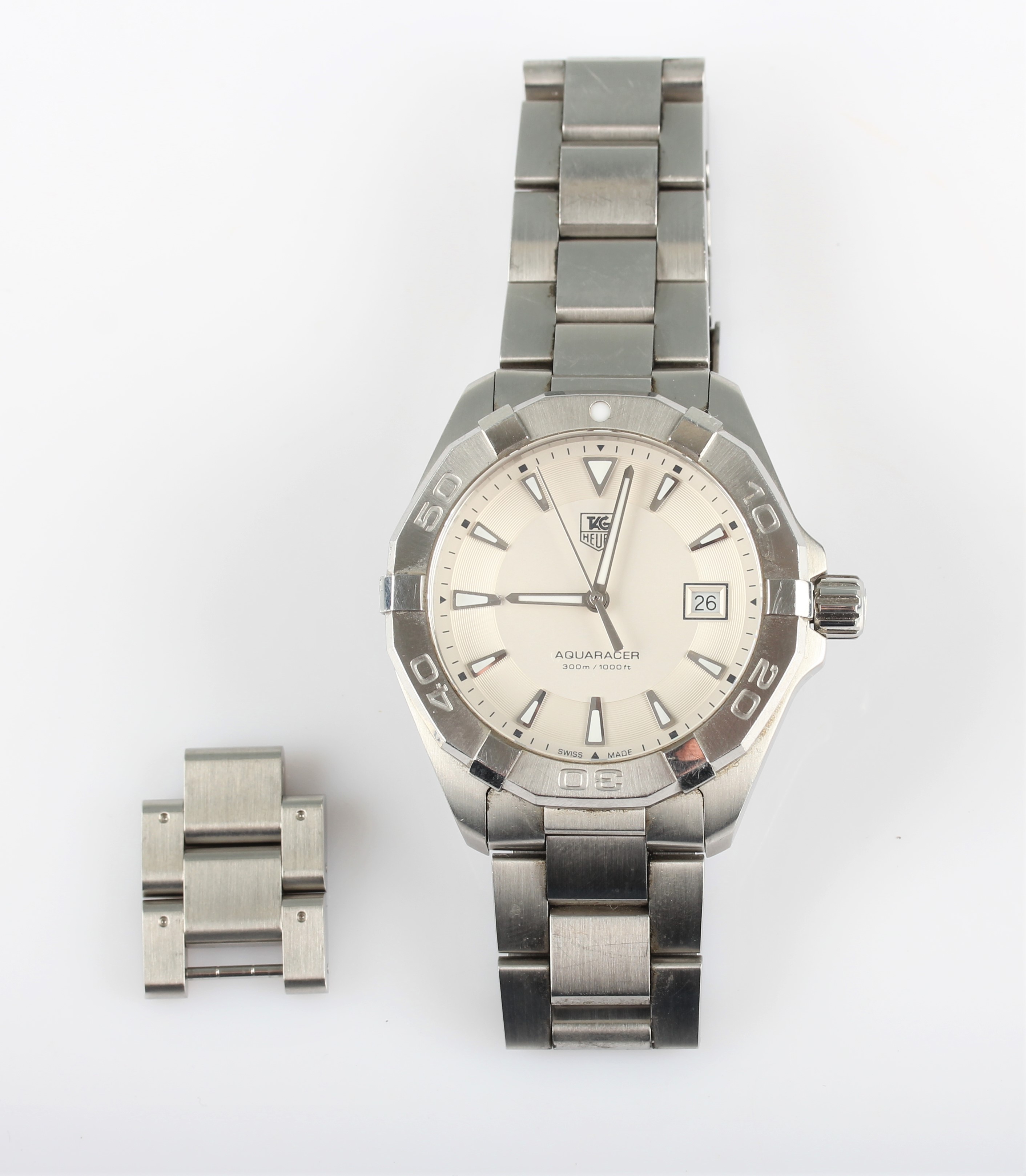 A gents stainless steel Tag Heuer Aquaracer wrist watch, the white dial having hourly arrow - Image 2 of 3