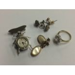 Assorted jewellery and earrings