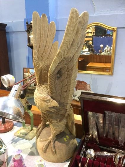 Large carved eagle - Image 2 of 2