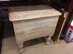 Pine commode