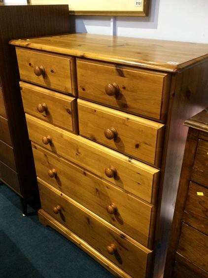 Pine chest of drawers