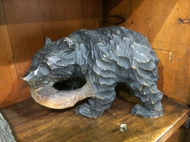 Carved bear - Image 2 of 2