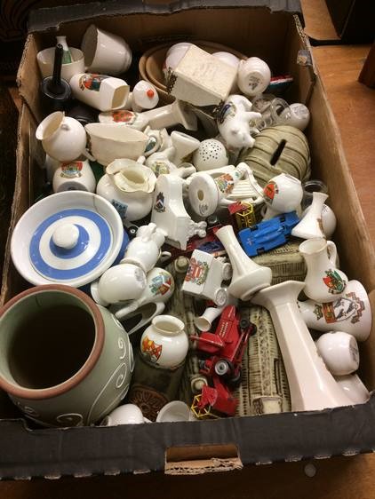 Assorted crested china