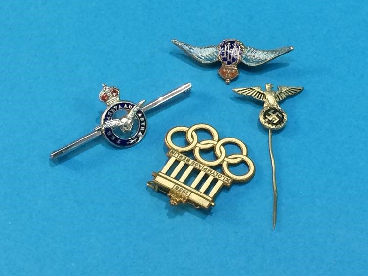 Collection of various badges, to include Berlin Olympics 1936, RAF sweetheart badge etc. - Image 2 of 6