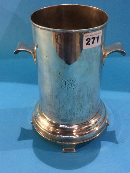 A silver wine cooler, Cooper Brothers and Son, Sheffield, 1919, 23.9oz