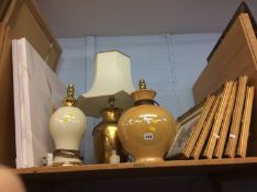 Various pictures and lamps