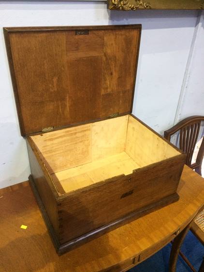 A small oak box, 48cm wide - Image 2 of 2