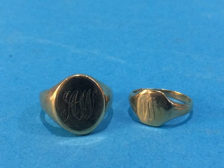 Two 9ct signet rings, 7.8 grams