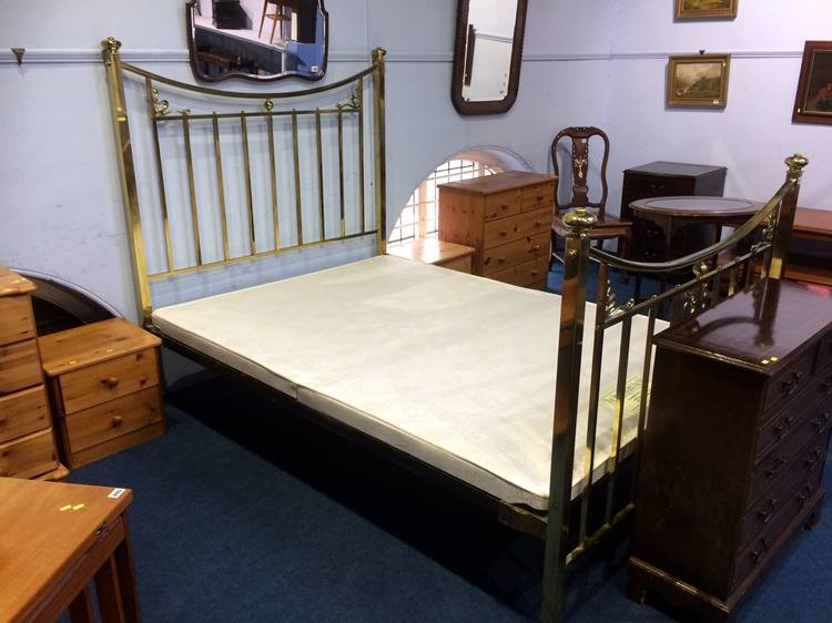 An Edwardian brass Art Nouveau style bed frame, 13