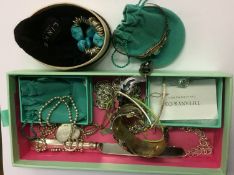 Tray of assorted costume jewellery