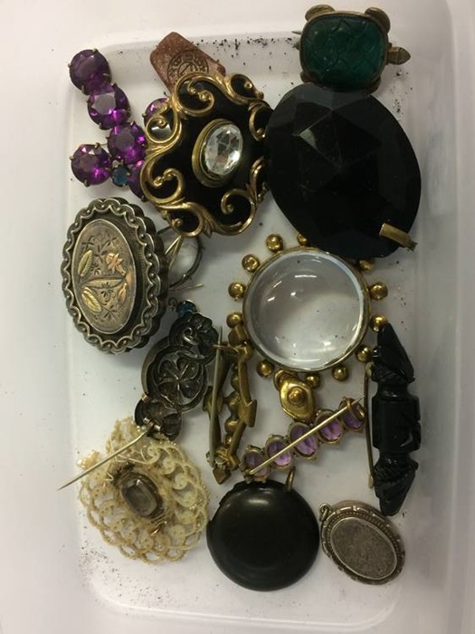Quantity of Victorian jewellery etc. - Image 2 of 2