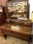 Oak dressing chest, 114cm wide