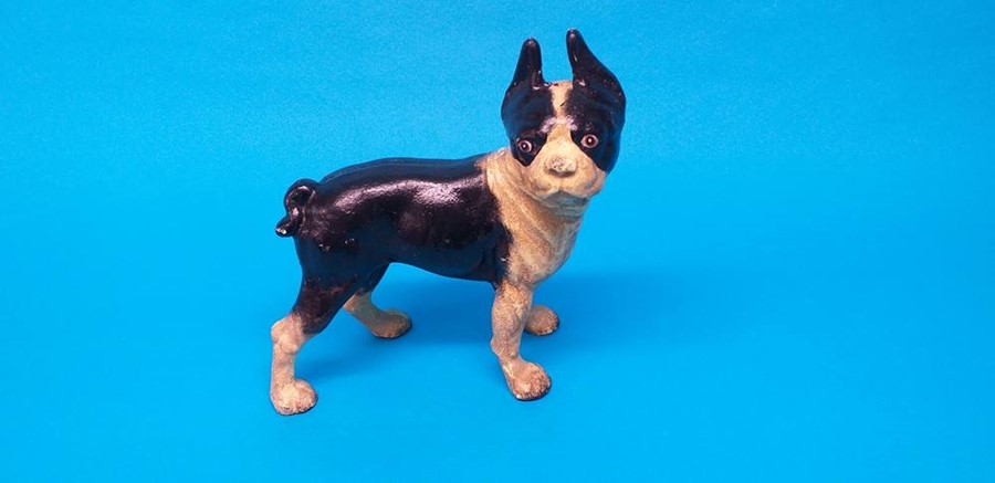 A cast iron model of a dog