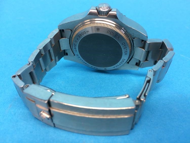 A gents stainless steel wristwatch - Image 4 of 5