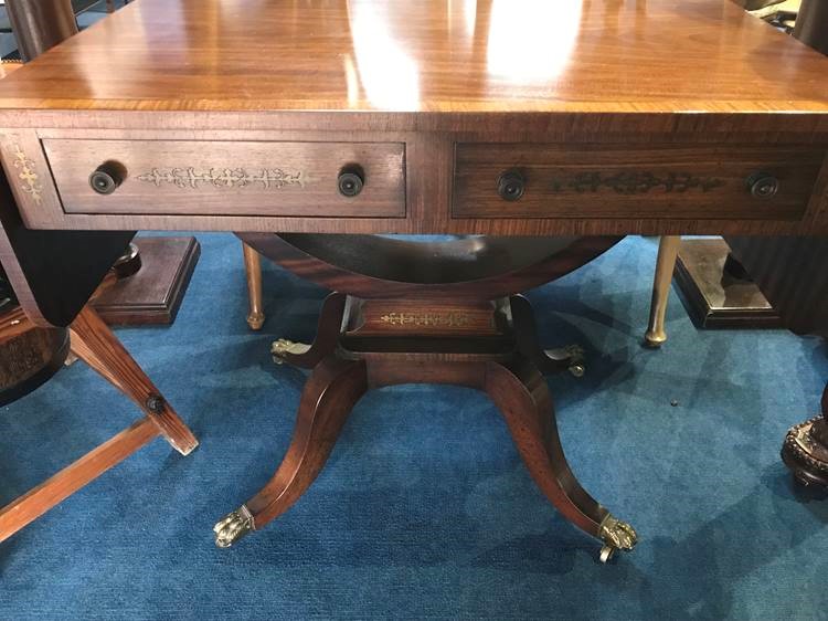 A reproduction mahogany Chapmans 'Siesta' sofa table, 92cm wide