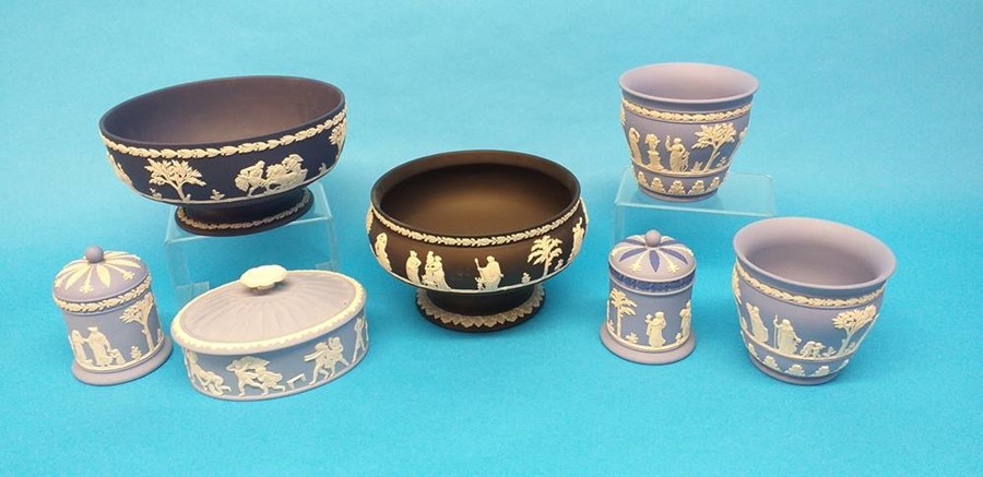 Seven pieces of Wedgwood Jasperware