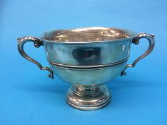 Silver two handled bowl, Adie Brothers, Birmingham 1922, 430grams