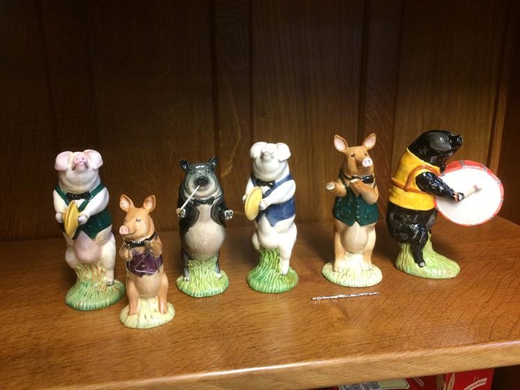 Thirteen boxed Beswick clown figures and six Beswick 'Pig Band' figures (boxed) - Image 2 of 3