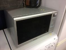 Hitachi microwave