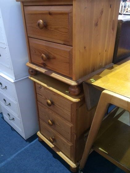 Two pine beside drawers and a mirror - Image 3 of 3